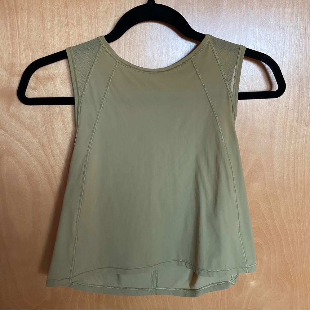 Lululemon cropped sculpt tank